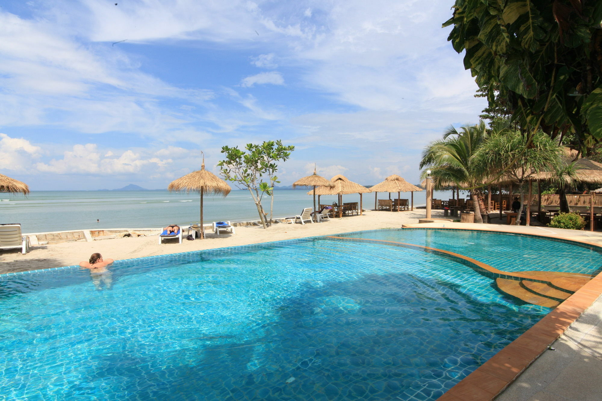 Salatan Resort Ко-Ланта Экстерьер фото